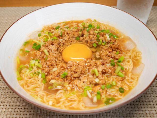 「煮込んで冷やす」旨辛肉そぼろの「冷やし」宮崎辛麺