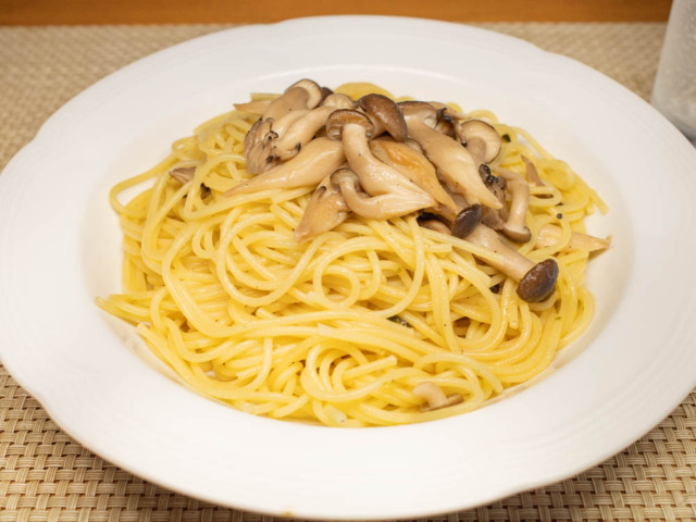 松茸の味お吸い物でつくるぶなしめじのパスタ