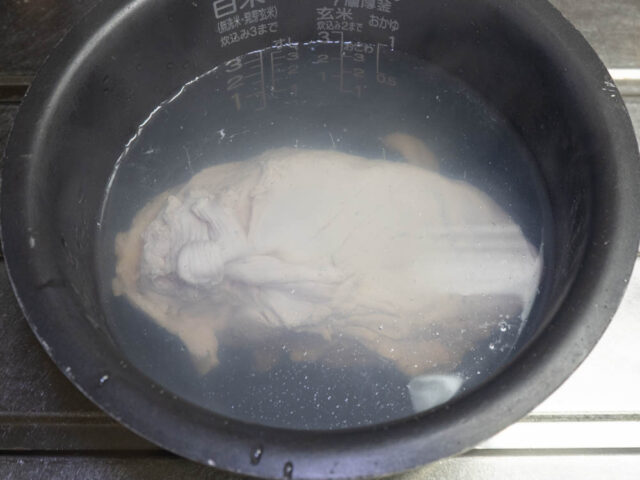 沸騰したお湯を注いだ写真