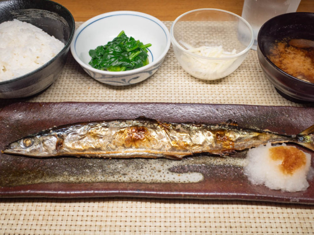 秋刀魚の塩焼き定食