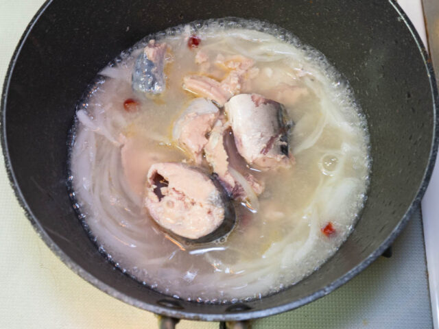 鯖缶を加えた写真