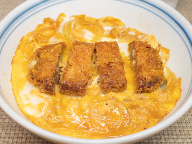 マルシンハンバーグのカツ丼
