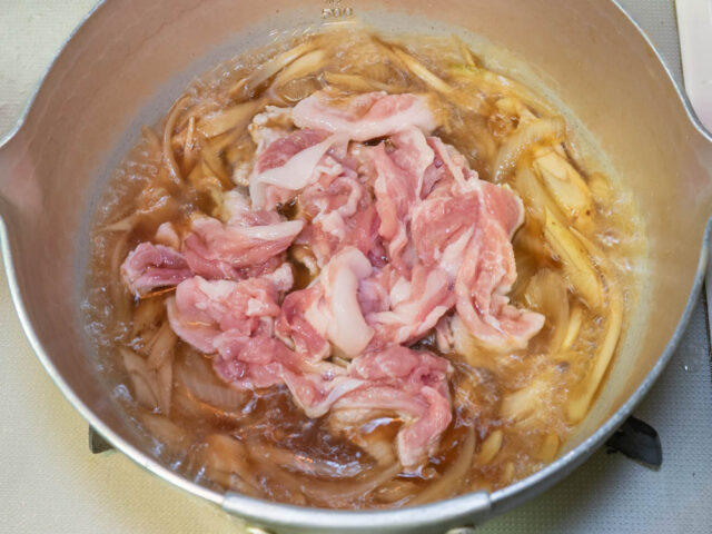 豚肉を加えた写真