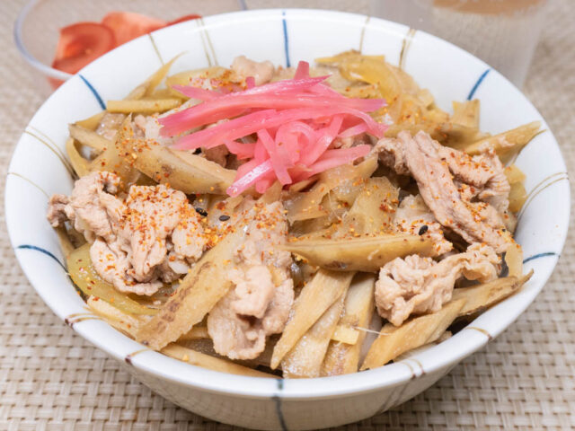 豚ごぼう丼