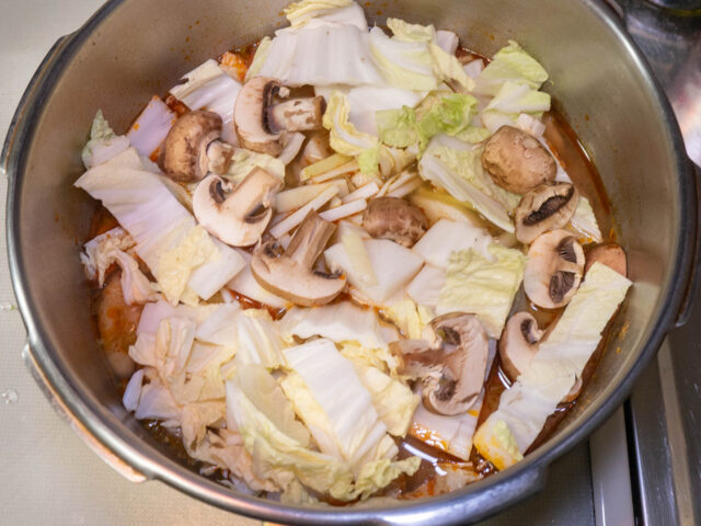 大根、白菜、マッシュルームを加えた写真