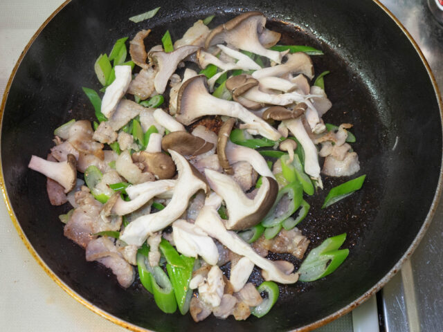 平茸を加えた写真