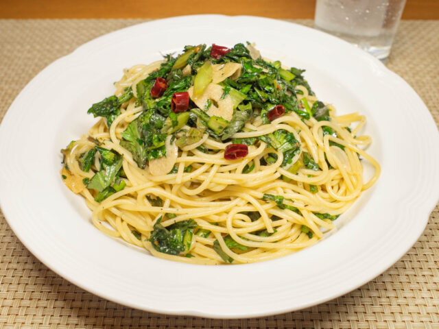 春菊とアンチョビのパスタ