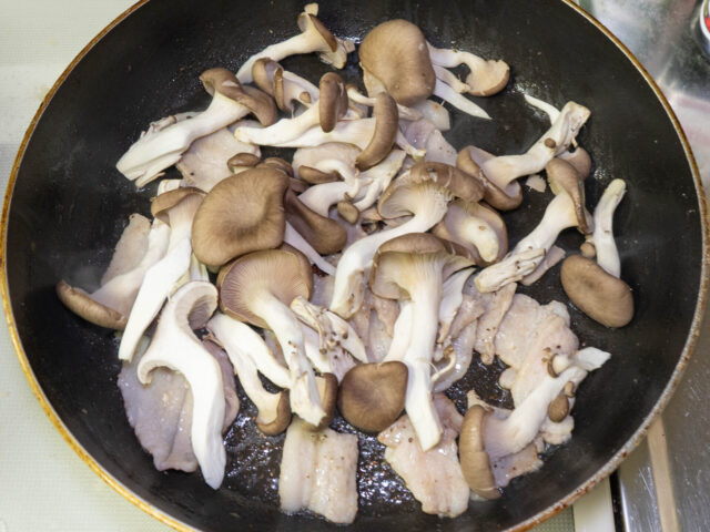 平茸を加えた写真