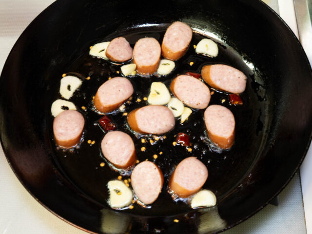 ソーセージを加えた写真