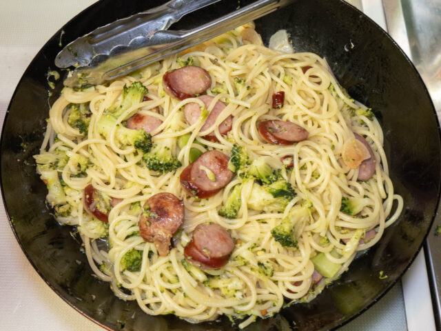 パスタとソースをよく混ぜた写真