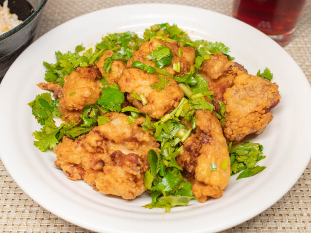 トムヤムとパクチーの鶏唐揚げ