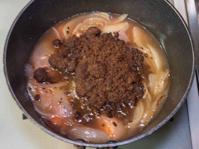 カレーフレークを加えた写真