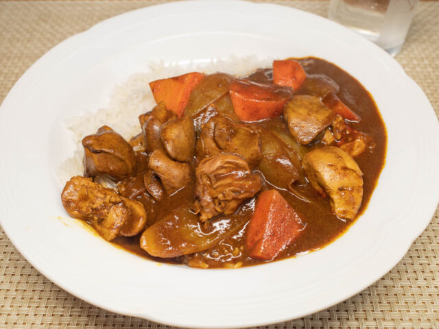 鶏もつカレー