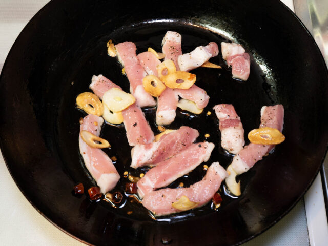 豚肉を加えた写真