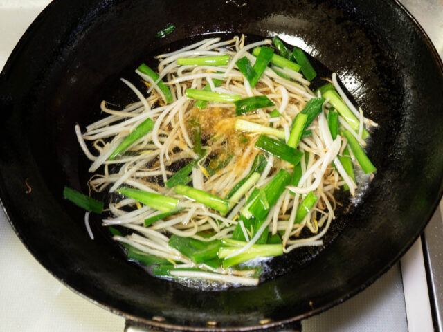 水とラーメンスープを加えた写真