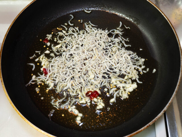 ちりめんじゃこを加えた写真