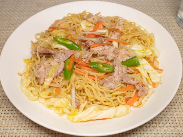 具だくさん青唐辛子入り塩焼きそば