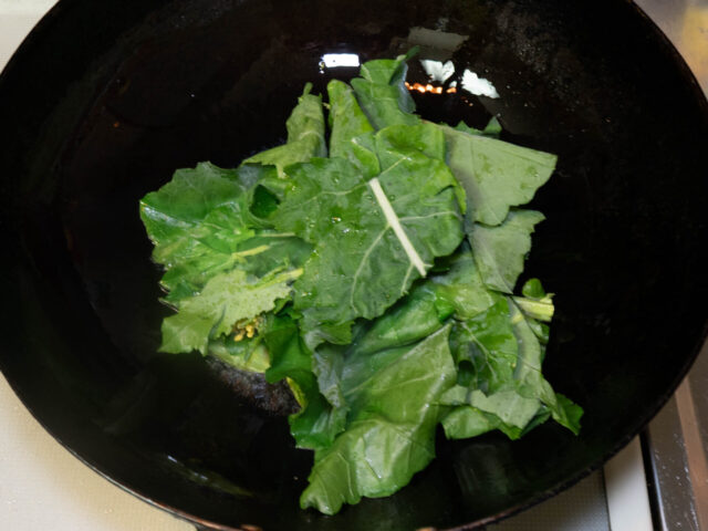 かき菜の葉の部分を加えた写真