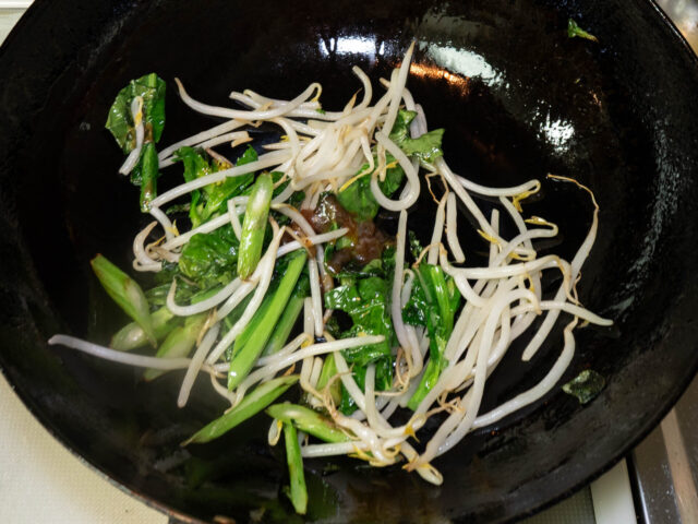 少量の液体スープを加えた写真