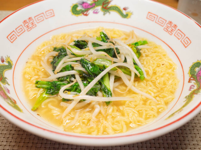 かき菜ともやしの塩ラーメン