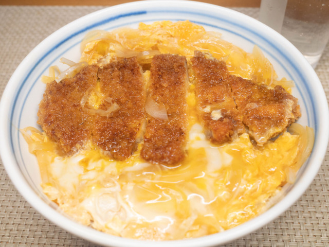 薄いトンカツ丼