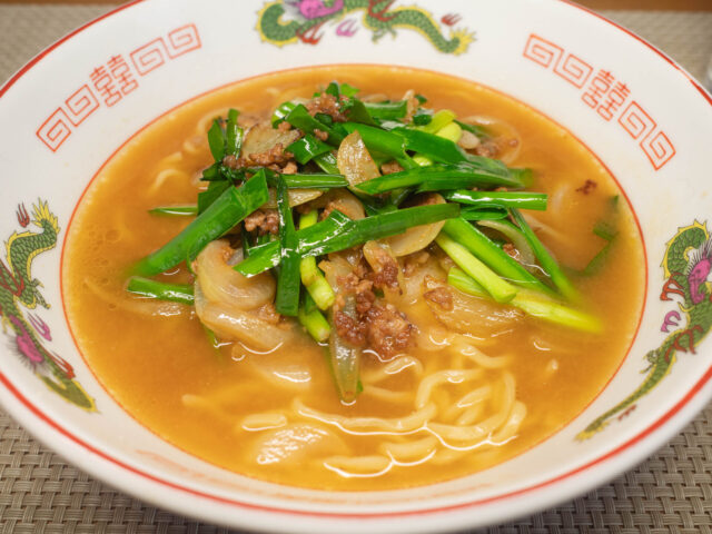 ライスが欲しくなる、ひき肉とニラの味噌ラーメン