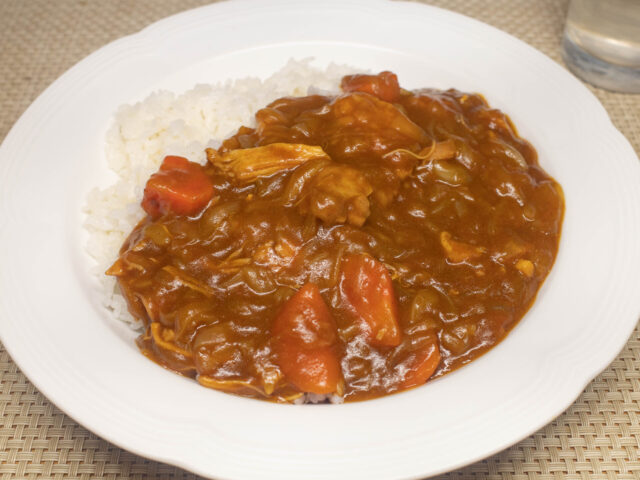 鶏肉玉ねぎニンジンの圧力鍋無水カレー